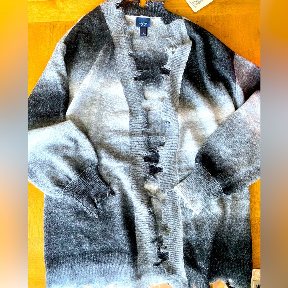 Very cute cardigan.